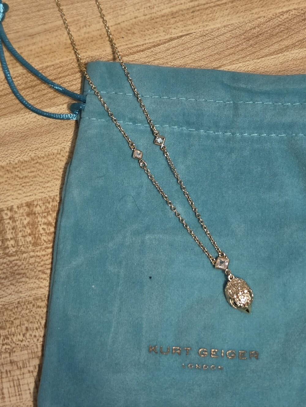 Kurt Geiger NWT Dainy Necklace W/2 Small Stones & Dustbag